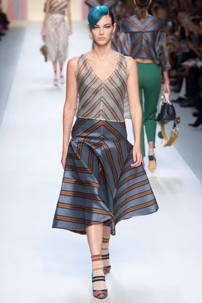 Look 3